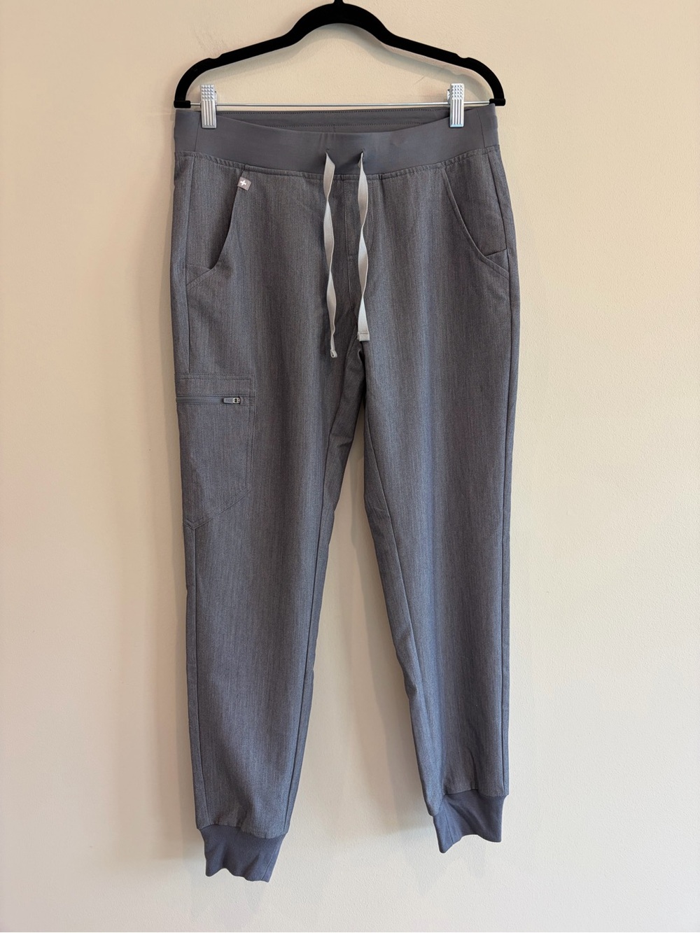 FIGS Scrubs Set in Size Small. Great Condition! - Picture 2 of 9